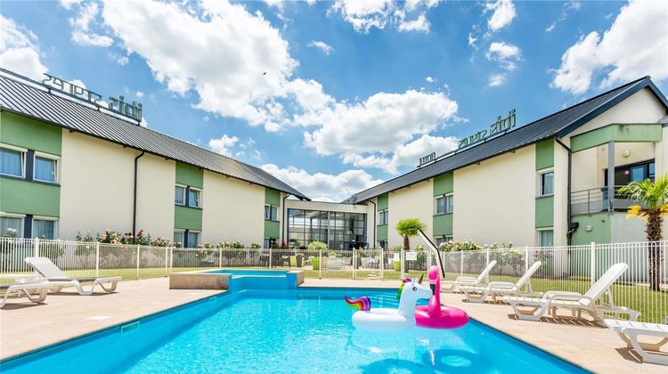 Ibis Styles Bourges Exterior