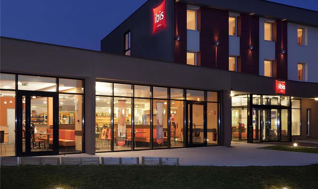 Hotel Ibis Beauvais Airport Exterior