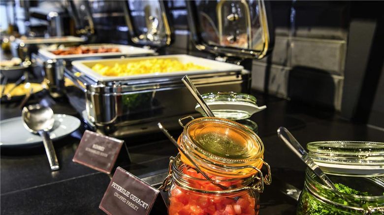 <b>Hotel Ibis Muenchen City West Restaurant</b>. Images powered by <a href="https://iceportal.shijigroup.com/" title="IcePortal" target="_blank">IcePortal</a>.