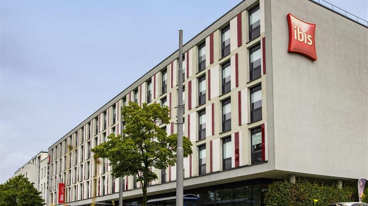 Hotel Ibis Muenchen City West Exterior