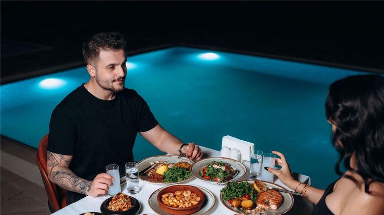 <b>Novotel Gaziantep Pool</b>. Images powered by <a href="https://iceportal.shijigroup.com/" title="IcePortal" target="_blank">IcePortal</a>.