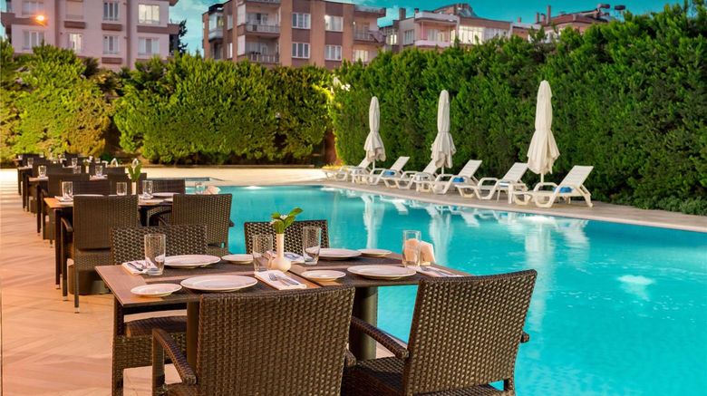 <b>Novotel Gaziantep Pool</b>. Images powered by <a href="https://iceportal.shijigroup.com/" title="IcePortal" target="_blank">IcePortal</a>.
