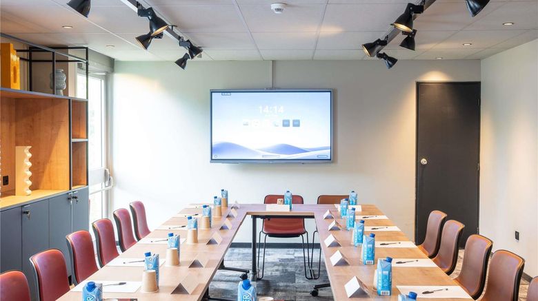<b>Ibis Orleans Chapelle St Mesmin Meeting</b>. Images powered by <a href="https://iceportal.shijigroup.com/" title="IcePortal" target="_blank">IcePortal</a>.