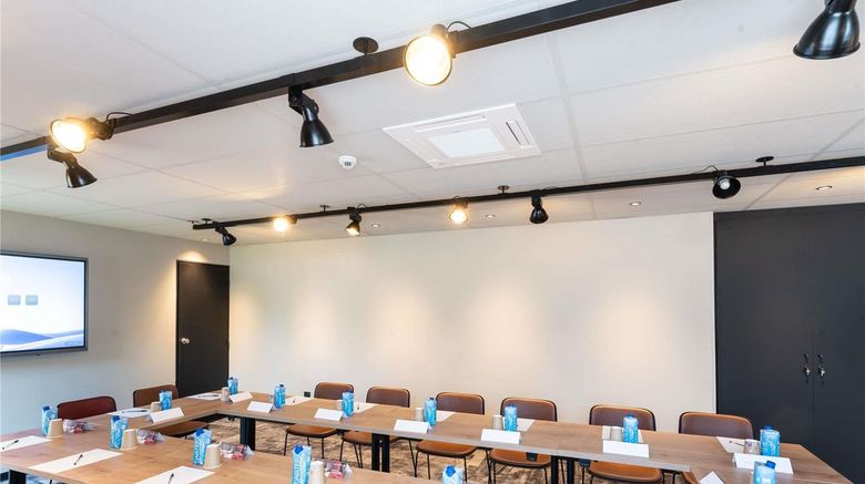 <b>Ibis Orleans Chapelle St Mesmin Meeting</b>. Images powered by <a href="https://iceportal.shijigroup.com/" title="IcePortal" target="_blank">IcePortal</a>.