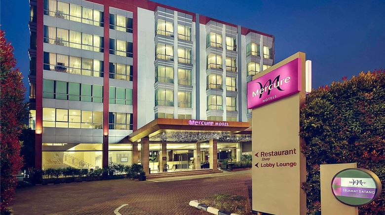 Mercure Pontianak City Center Exterior. Images powered by <a href="https://iceportal.shijigroup.com" target="_blank" rel="noopener">Ice Portal</a>.