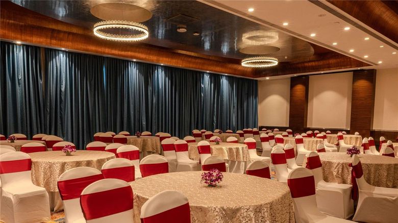 <b>Novotel Mumbai Juhu Beach Meeting</b>. Images powered by <a href="https://iceportal.shijigroup.com/" title="IcePortal" target="_blank">IcePortal</a>.