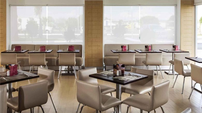 <b>Ibis San Luis Potosi Restaurant</b>. Images powered by <a href="https://iceportal.shijigroup.com/" title="IcePortal" target="_blank">IcePortal</a>.