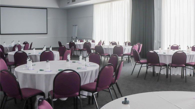 <b>Mercure Resort Hunter Valley Gardens Meeting</b>. Images powered by <a href="https://iceportal.shijigroup.com/" title="IcePortal" target="_blank">IcePortal</a>.