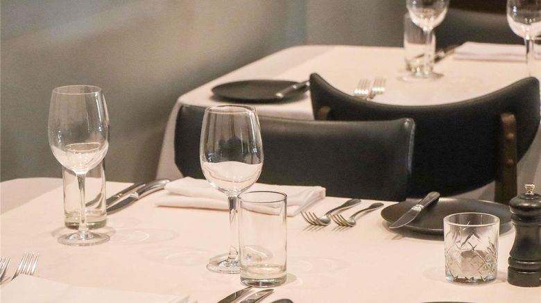 <b>Mercure Resort Hunter Valley Gardens Restaurant</b>. Images powered by <a href="https://iceportal.shijigroup.com/" title="IcePortal" target="_blank">IcePortal</a>.