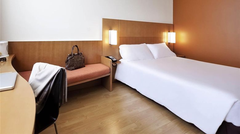 <b>Ibis Abu Dhabi Gate Room</b>. Images powered by <a href="https://iceportal.shijigroup.com/" title="IcePortal" target="_blank">IcePortal</a>.