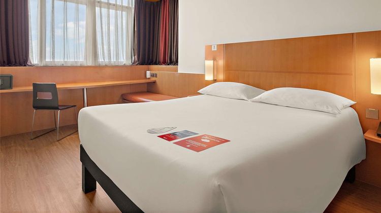 Ibis Abu Dhabi Gate Room