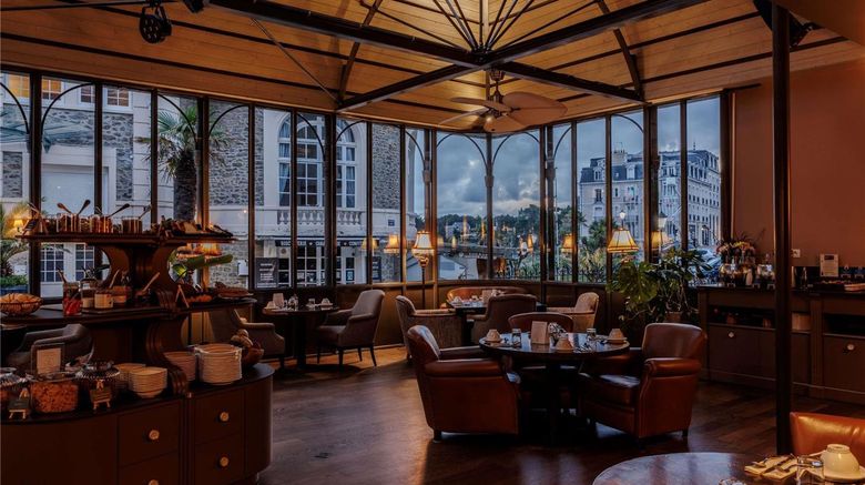 <b>Royal Emeraude Dinard-MGallery Restaurant</b>. Images powered by <a href="https://iceportal.shijigroup.com/" title="IcePortal" target="_blank">IcePortal</a>.