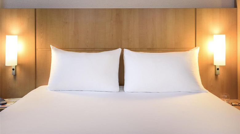 <b>Hotel Ibis Karlsruhe City Room</b>. Images powered by <a href="https://iceportal.shijigroup.com/" title="IcePortal" target="_blank">IcePortal</a>.