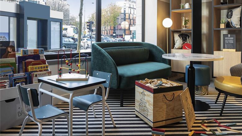 <b>Aparthotel Adagio Paris Montrouge Exterior</b>. Images powered by <a href="https://iceportal.shijigroup.com/" title="IcePortal" target="_blank">IcePortal</a>.