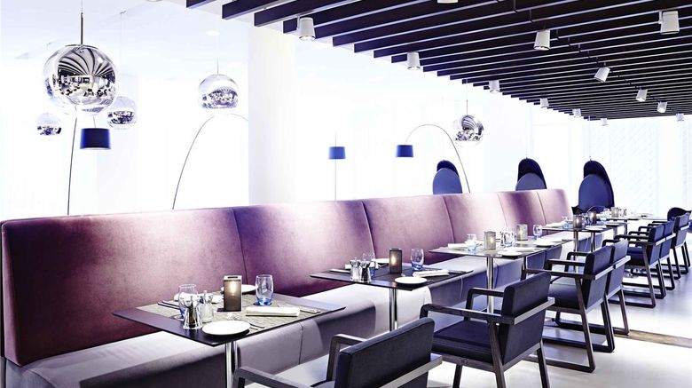 <b>Novotel London Brentford Restaurant</b>. Images powered by <a href="https://iceportal.shijigroup.com/" title="IcePortal" target="_blank">IcePortal</a>.