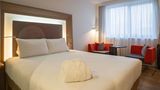<b>Novotel London Brentford Room</b>. Images powered by <a href="https://iceportal.shijigroup.com/" title="IcePortal" target="_blank">IcePortal</a>.