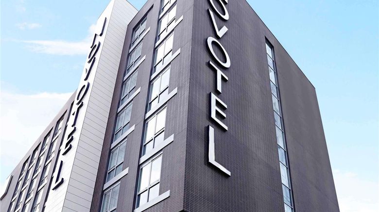 <b>Novotel London Brentford Exterior</b>. Images powered by <a href="https://iceportal.shijigroup.com/" title="IcePortal" target="_blank">IcePortal</a>.