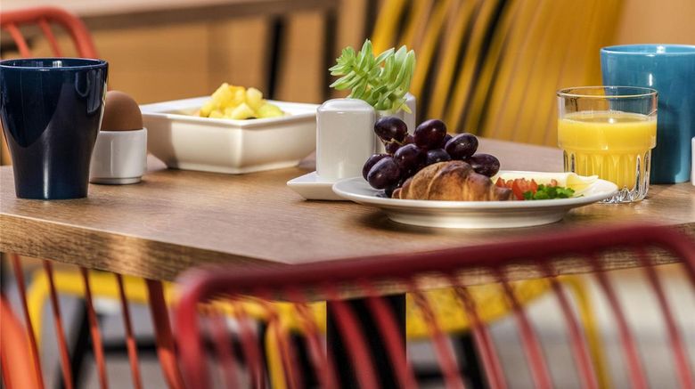 <b>Ibis Kassel Melsungen Restaurant</b>. Images powered by <a href="https://iceportal.shijigroup.com/" title="IcePortal" target="_blank">IcePortal</a>.