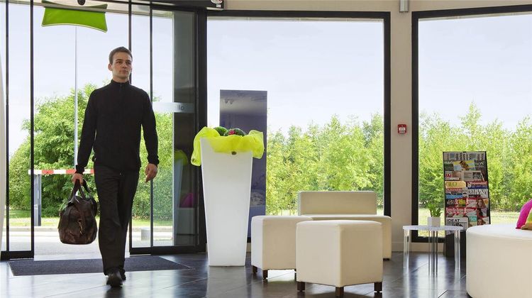 Ibis Styles Compiegne Exterior