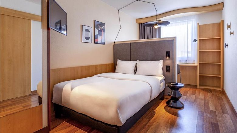 <b>Ibis Friedrichshafen Airport Room</b>. Images powered by <a href="https://iceportal.shijigroup.com/" title="IcePortal" target="_blank">IcePortal</a>.