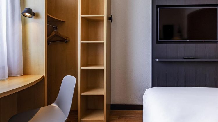 Ibis Friedrichshafen Airport Room