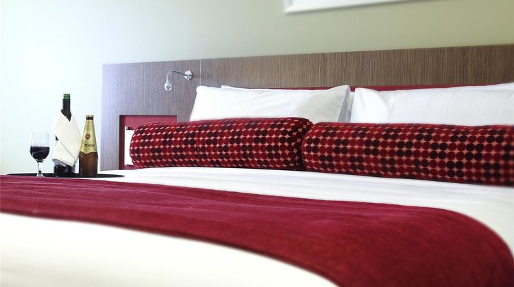 Mercure Sydney Liverpool Room