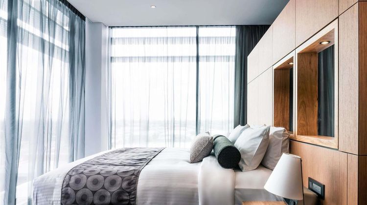 Mercure Sydney Liverpool Room