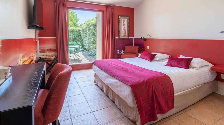<b>Mercure Aix en Provence Ste Victoire Room</b>. Images powered by <a href="https://iceportal.shijigroup.com/" title="IcePortal" target="_blank">IcePortal</a>.