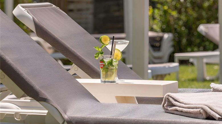 <b>Mercure Aix en Provence Ste Victoire Pool</b>. Images powered by <a href="https://iceportal.shijigroup.com/" title="IcePortal" target="_blank">IcePortal</a>.