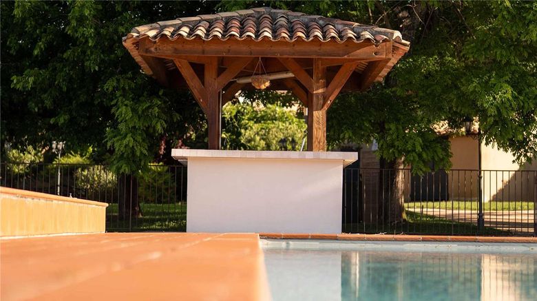 <b>Mercure Aix en Provence Ste Victoire Pool</b>. Images powered by <a href="https://iceportal.shijigroup.com/" title="IcePortal" target="_blank">IcePortal</a>.