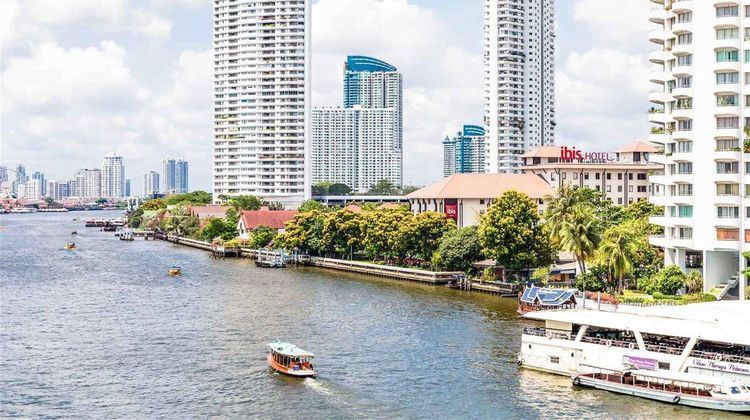 Hotel Ibis Bangkok Riverside Exterior