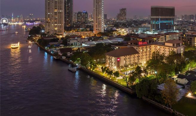 Hotel Ibis Bangkok Riverside Exterior