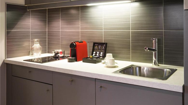 <b>Adagio Basel City Room</b>. Images powered by <a href="https://iceportal.shijigroup.com/" title="IcePortal" target="_blank">IcePortal</a>.