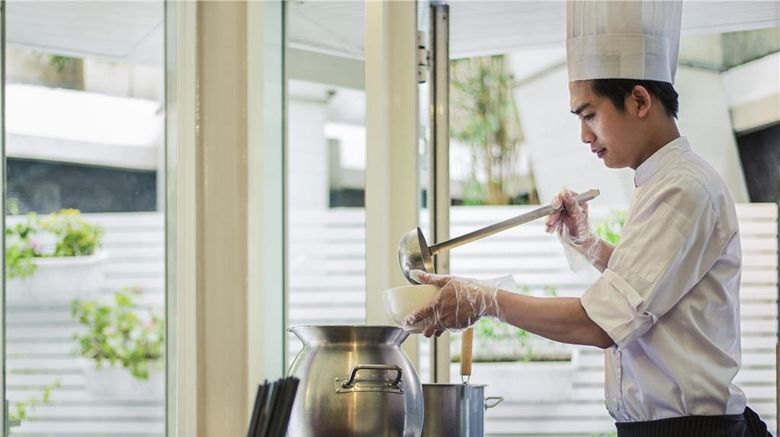 <b>Mercure Hanoi La Gare Restaurant</b>. Images powered by <a href="https://iceportal.shijigroup.com/" title="IcePortal" target="_blank">IcePortal</a>.