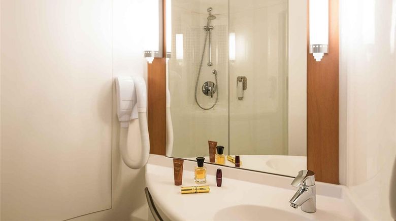 <b>Ibis Esch Belval Room</b>. Images powered by <a href="https://iceportal.shijigroup.com/" title="IcePortal" target="_blank">IcePortal</a>.