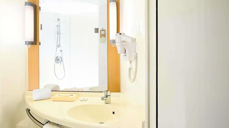 Ibis Navi Mumbai Room
