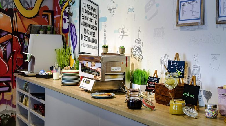 <b>Ibis Styles Berlin Mitte Restaurant</b>. Images powered by <a href="https://iceportal.shijigroup.com/" title="IcePortal" target="_blank">IcePortal</a>.
