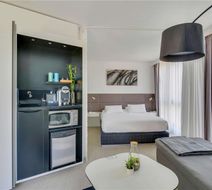 Novotel Suites Paris Issy les Molineaux Room