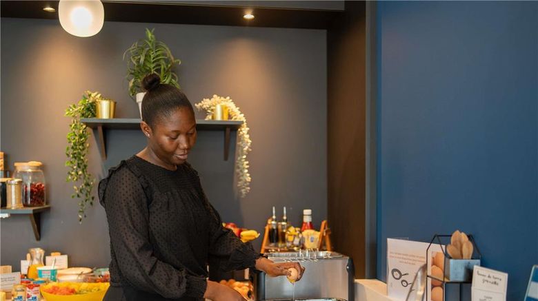 <b>Novotel Suites Paris Issy les Molineaux Restaurant</b>. Images powered by <a href="https://iceportal.shijigroup.com/" title="IcePortal" target="_blank">IcePortal</a>.
