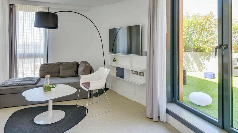 <b>Novotel Suites Paris Issy les Molineaux Other</b>. Images powered by <a href="https://iceportal.shijigroup.com/" title="IcePortal" target="_blank">IcePortal</a>.