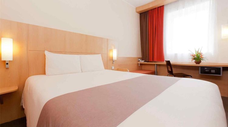 Ibis Malabo Hotel Room