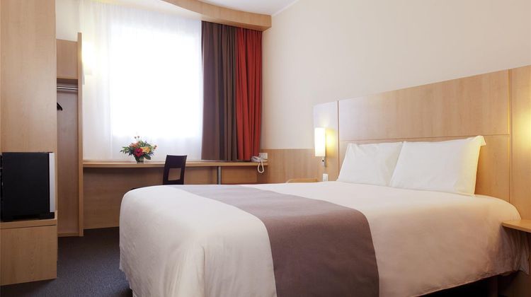 Ibis Bata Room