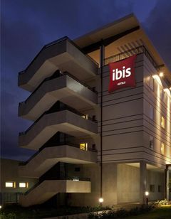 Ibis Bata