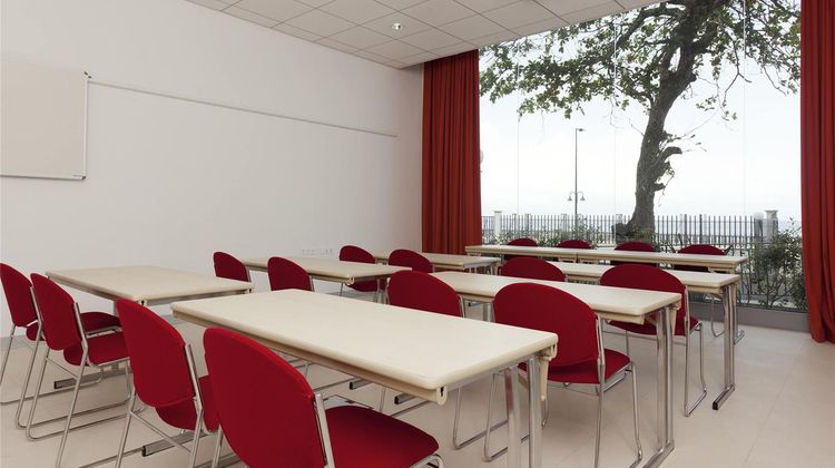 Ibis Bata Meeting