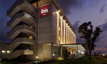 Ibis Bata