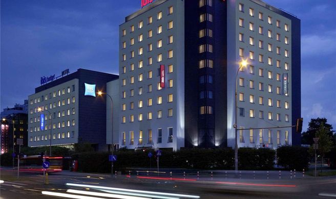 Ibis Warszawa Reduta Hotel Exterior
