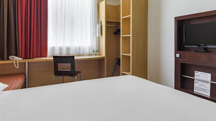 Ibis Warszawa Reduta Hotel Room