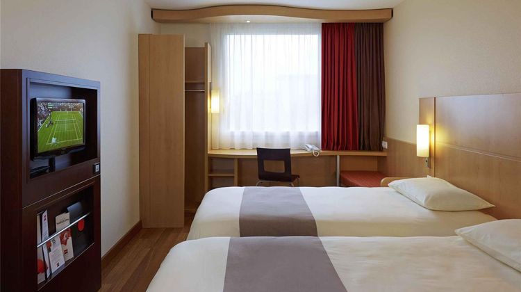Ibis Warszawa Reduta Hotel Room
