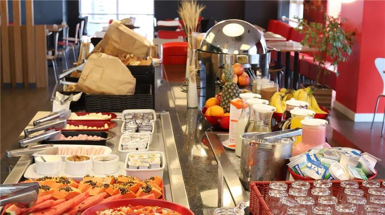 <b>Ibis Passo Fundo Shopping Restaurant</b>. Images powered by <a href="https://iceportal.shijigroup.com/" title="IcePortal" target="_blank">IcePortal</a>.