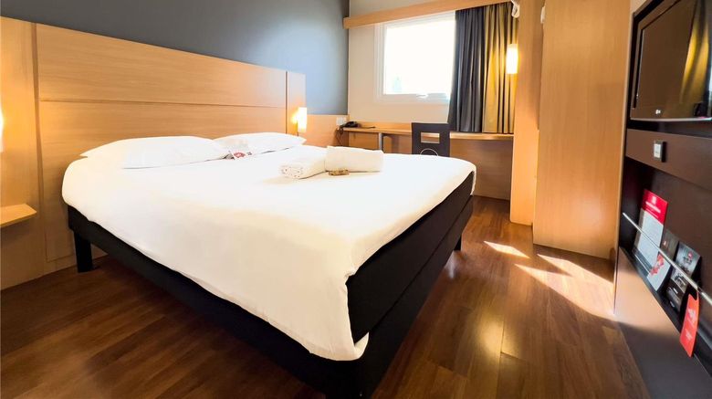 <b>Ibis Passo Fundo Shopping Room</b>. Images powered by <a href="https://iceportal.shijigroup.com/" title="IcePortal" target="_blank">IcePortal</a>.